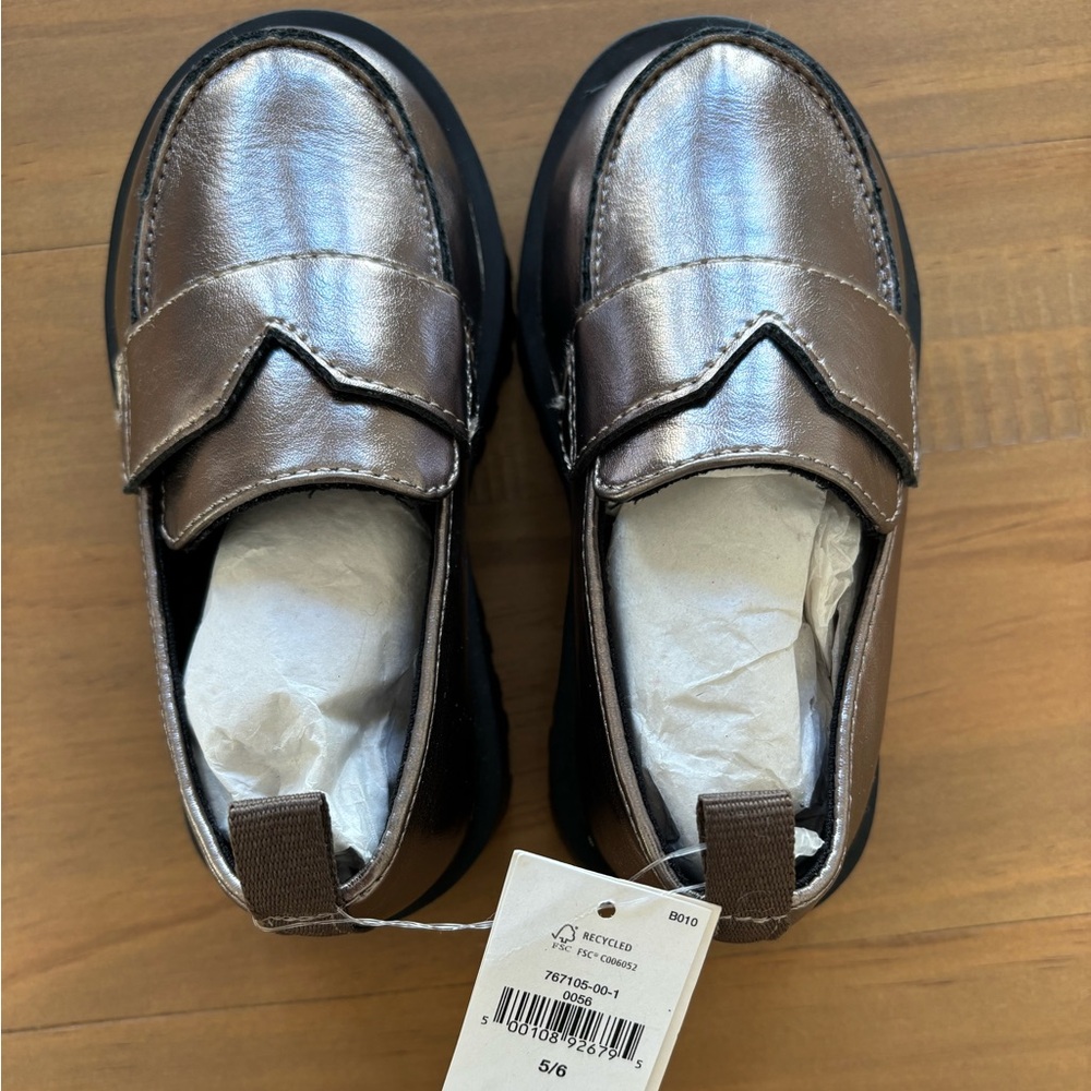 Banana Republic platinum toddler loafers